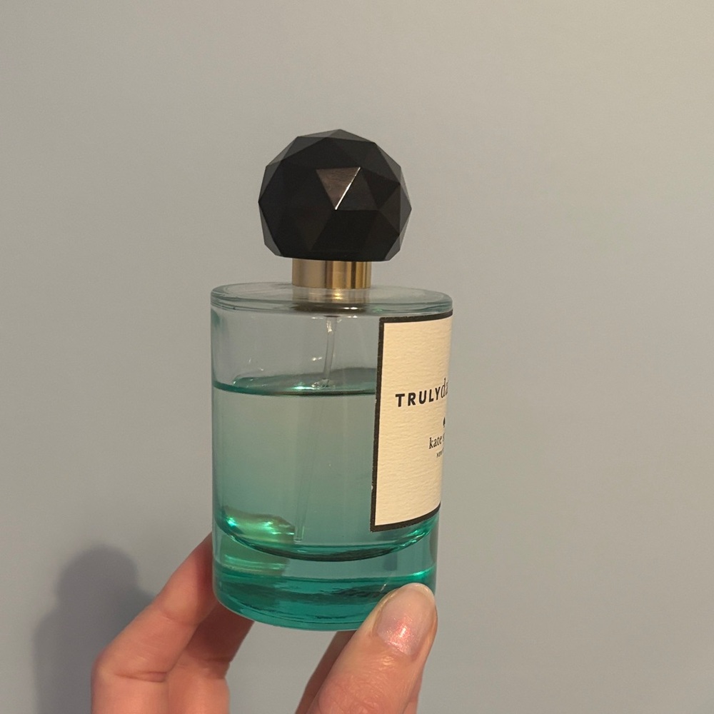 Kate Spade Truly Dazzling Perfume with Black Cap and Teal Hue - Picture 2 of 3